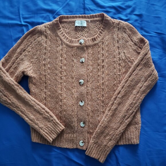 Dress Forum Los Angeles Cable Knit Cardigan Size S Button Up Light Demure SOFT - Picture 4 of 8